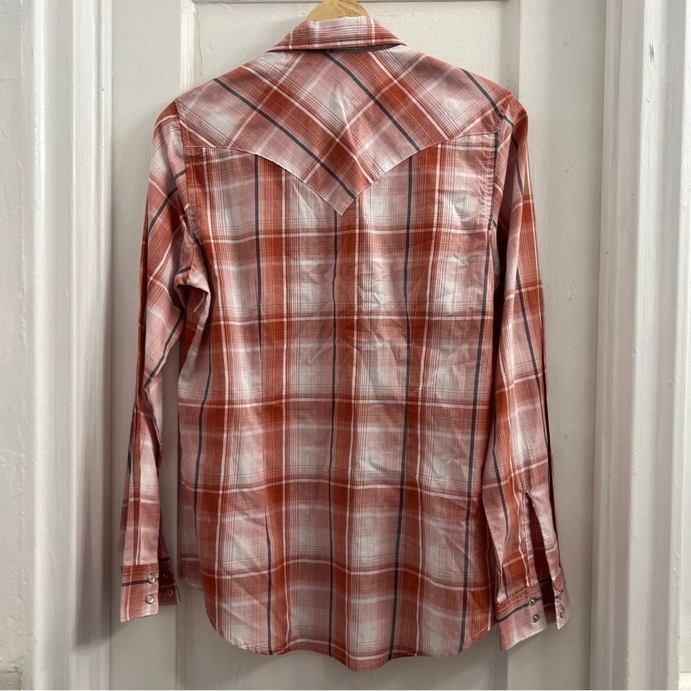 Wrangler Women’s White and Red Tailored Western Long Sleeve Shirt, Small - Picture 2 of 4